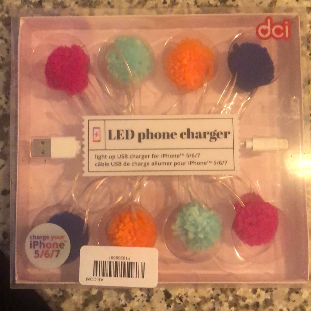 iPhone Charger lights up NWOT